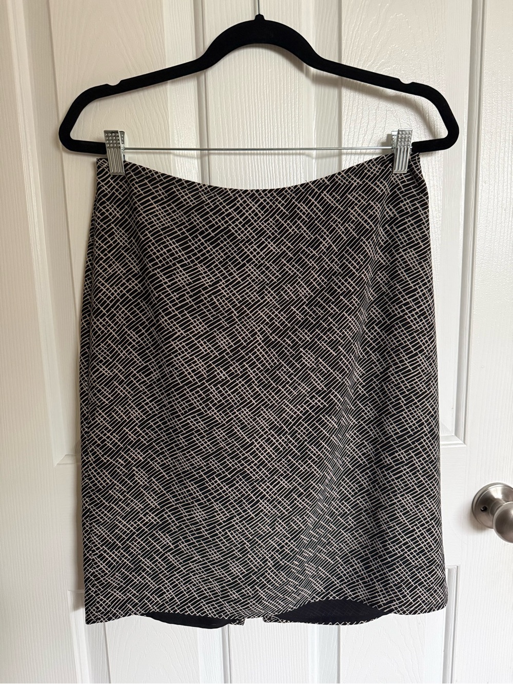 Worthington Black and White Patterned Pencil Skirt